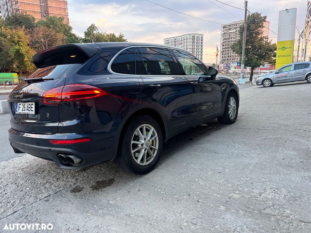 Porsche Cayenne - 4