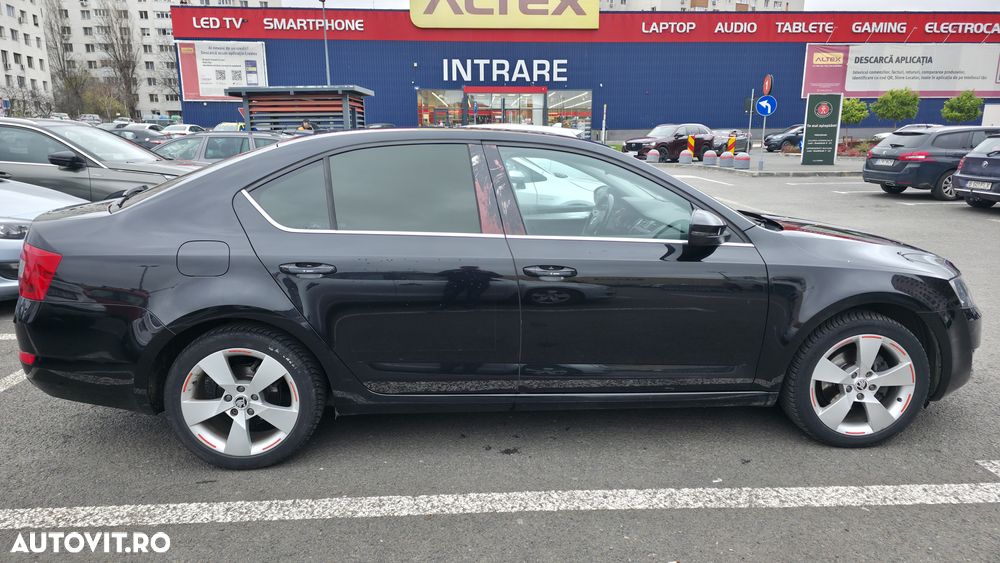 Skoda Octavia 2.0 TDI DSG Style - 2