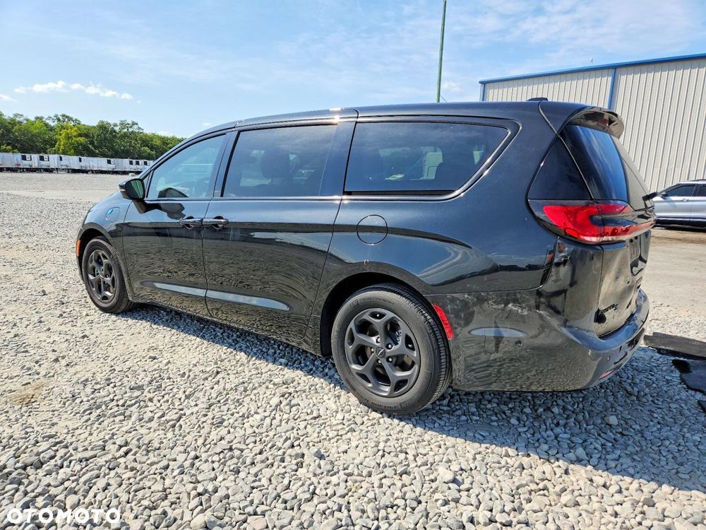 Chrysler Pacifica - 3