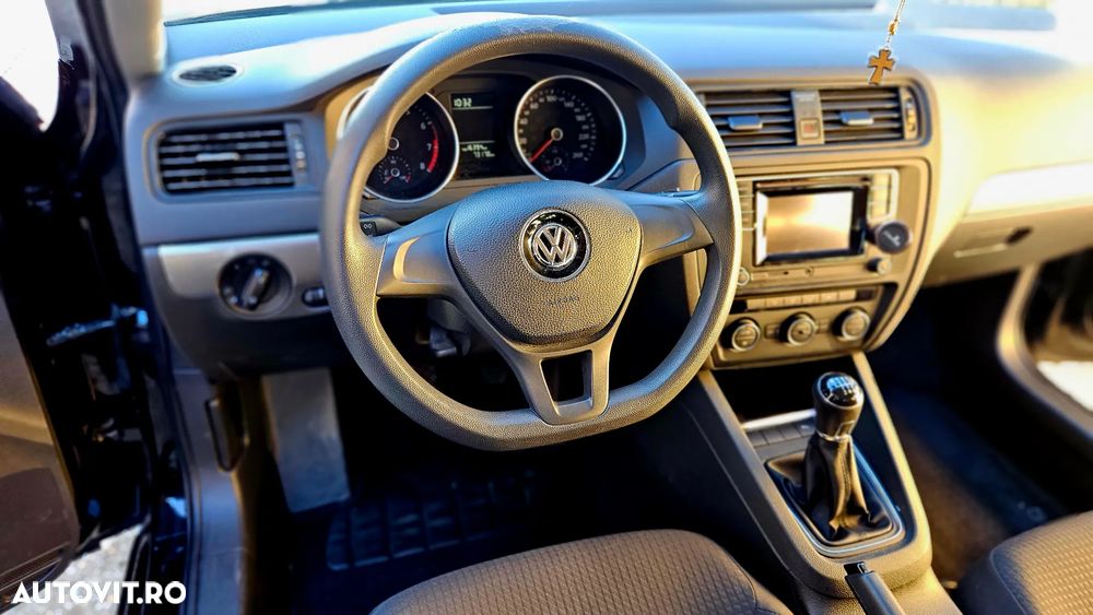 Volkswagen Jetta - 5