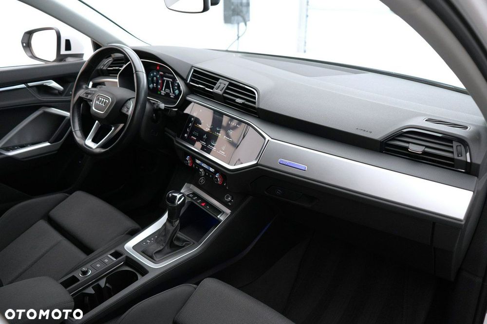 Audi Q3 Sportback - 28