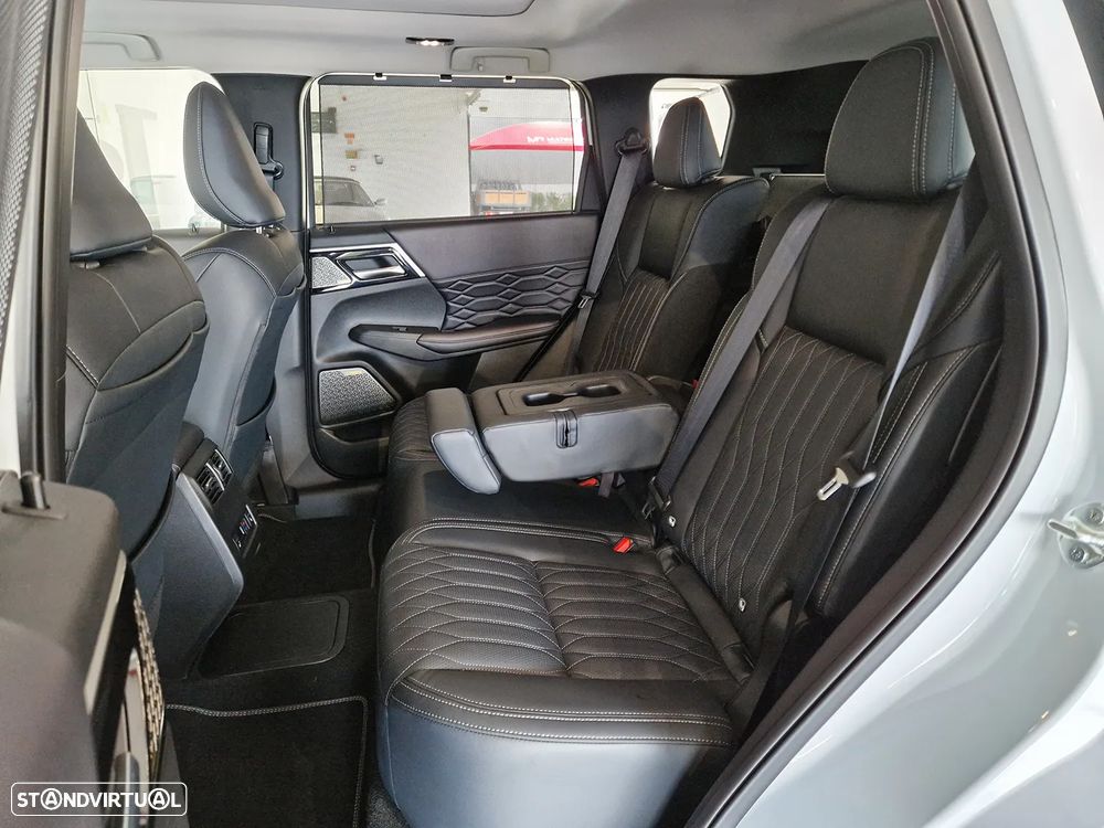 Mitsubishi Outlander 2.4 PHEV Instyle - 18