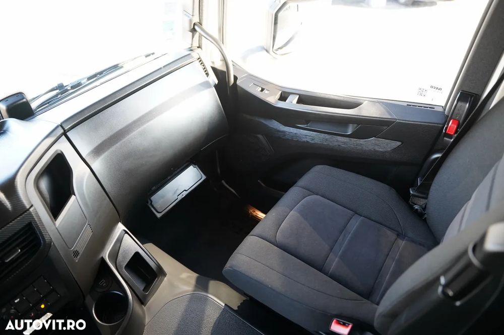 Iveco X-WAY 480 / 6x4 / CAROSERIE CU OBOANE - 6,1 m / + MACARAUA PALFINGER PK 33002 EH / MAX: 6.600 KG / ROTATOR / TELECOMANDĂ / ANVELOPE 100% / - 33