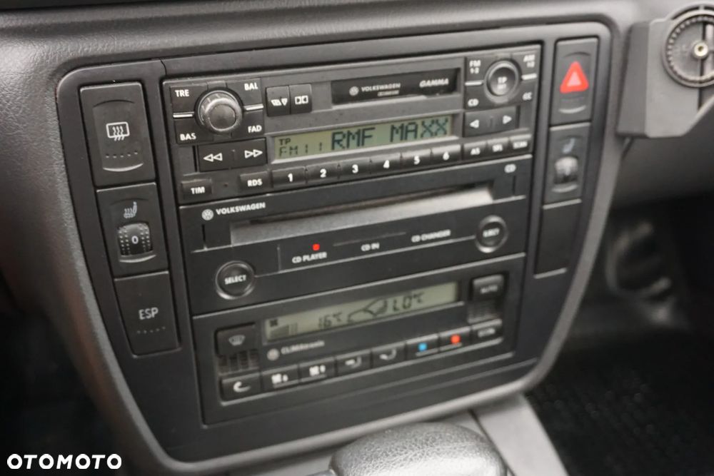 Volkswagen Passat 1.9 TDI Basis - 27