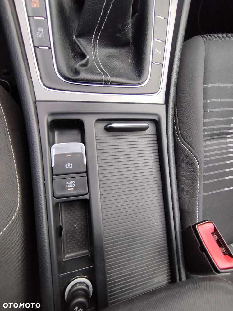 Volkswagen Golf - 17