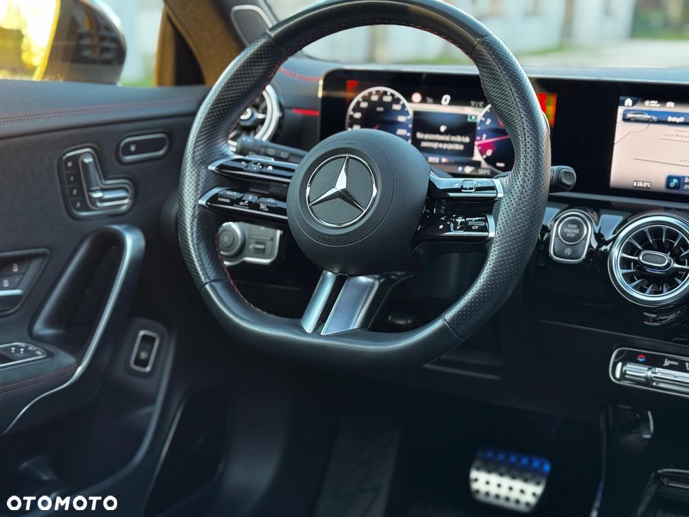 Mercedes-Benz CLA 200 AMG Line 7G-DCT - 22