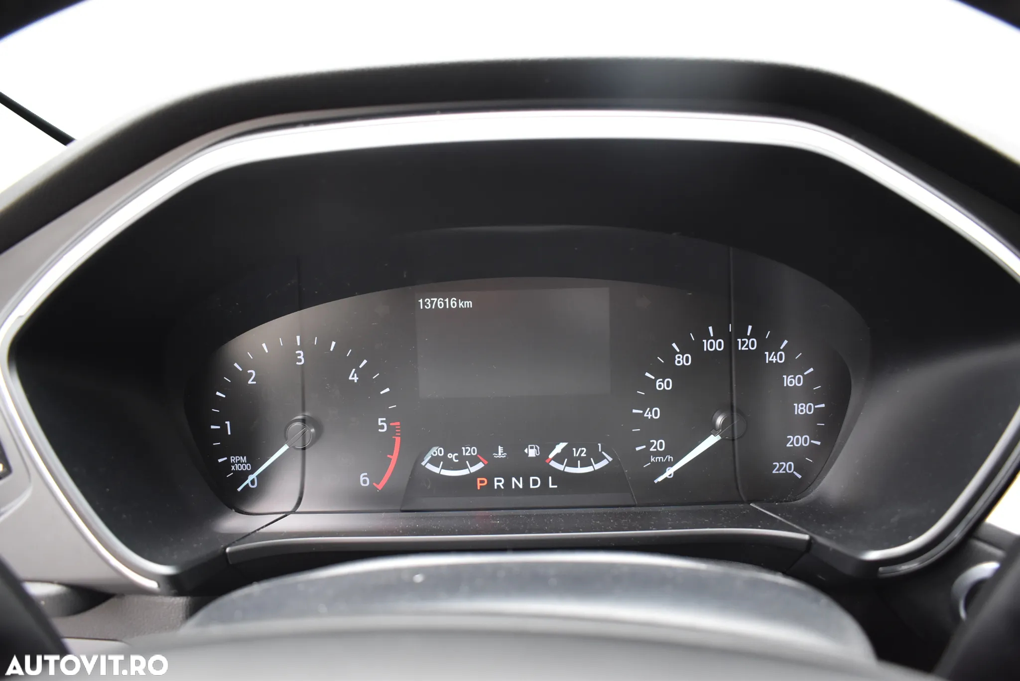 Ford Kuga - 10