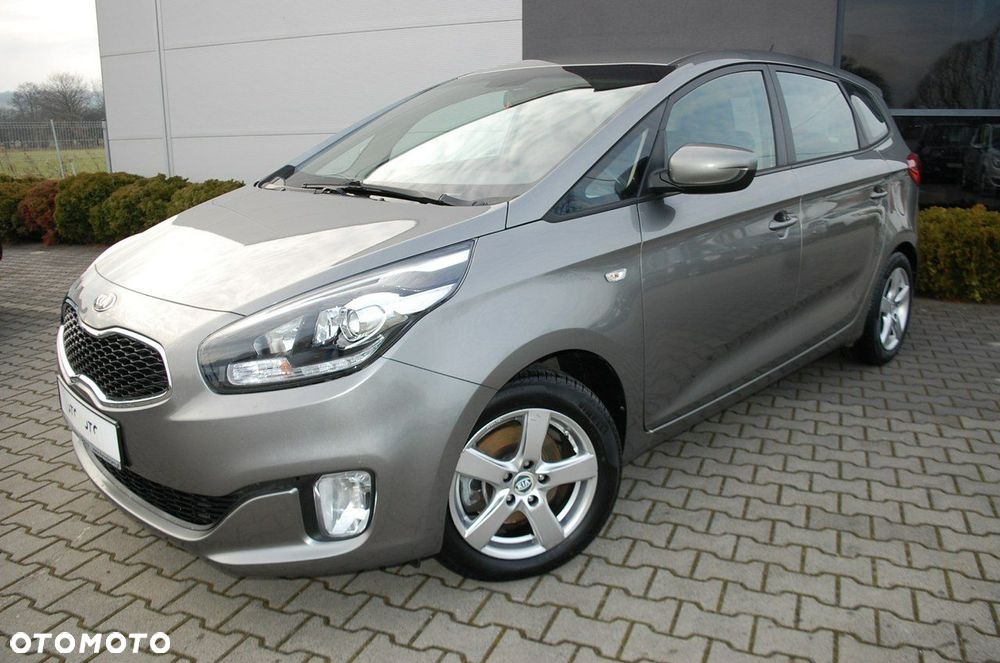Kia Carens - 16