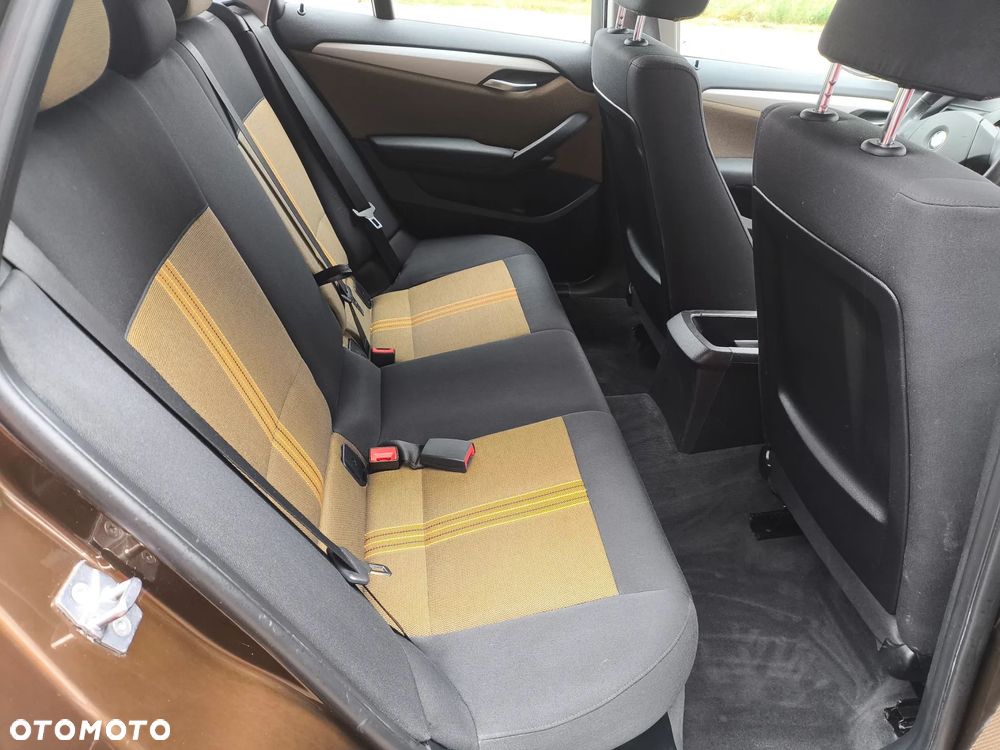 BMW X1 sDrive18i - 15