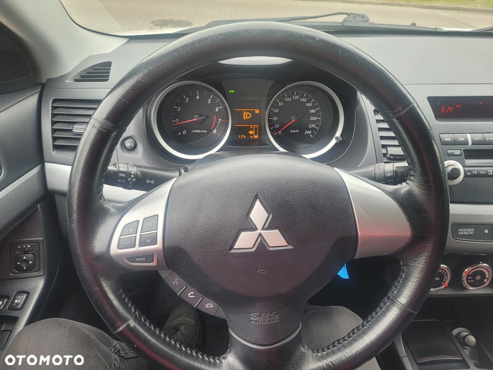 Mitsubishi Lancer Sportback 1.6 ClearTec - 11