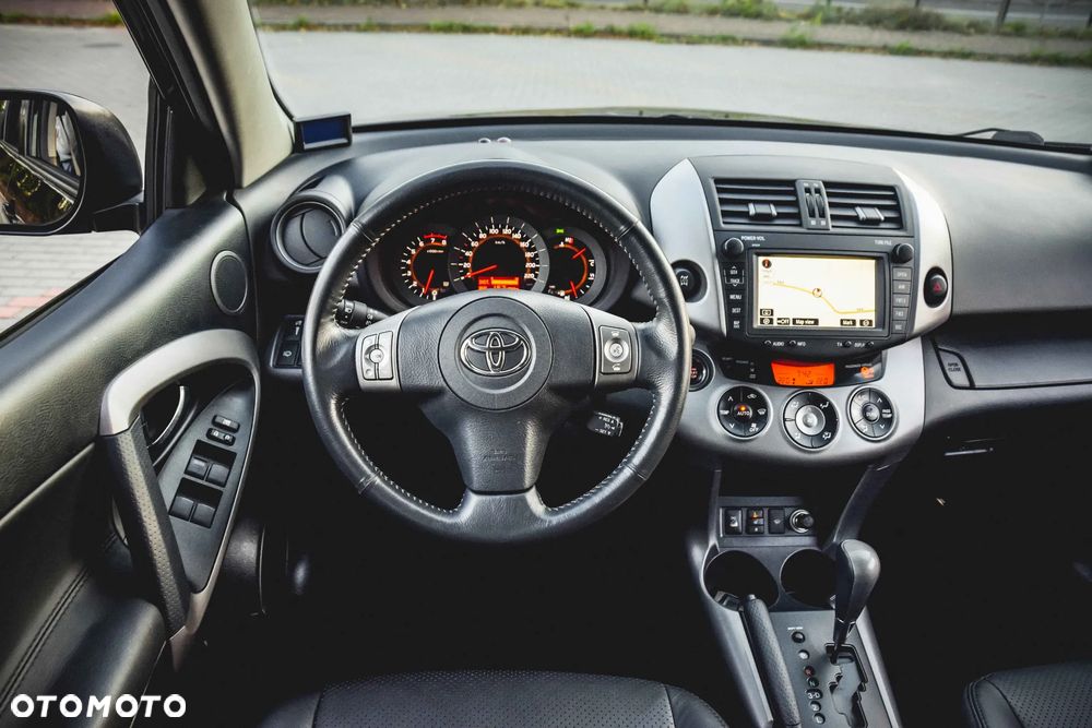 Toyota RAV4 2.0 VVT-i Sol - 32