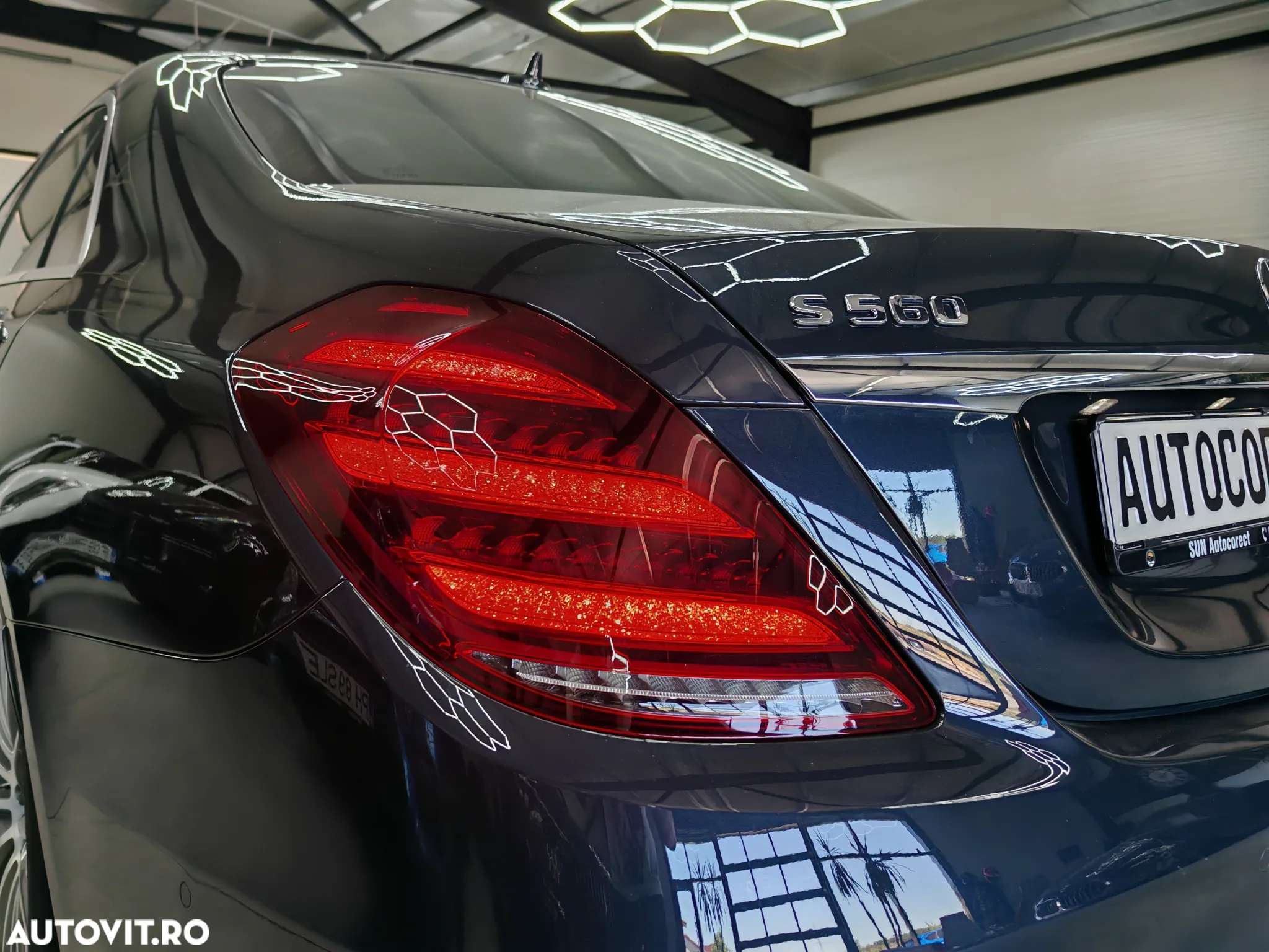 Mercedes-Benz S 560 L 4Matic 9G-TRONIC - 27