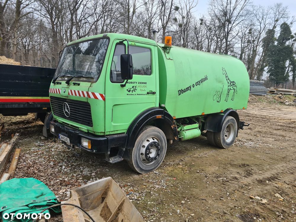 Mercedes-Benz zamiatarka - 2