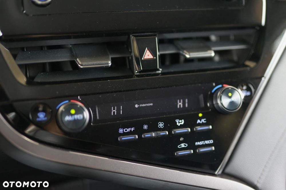 Toyota Camry - 30