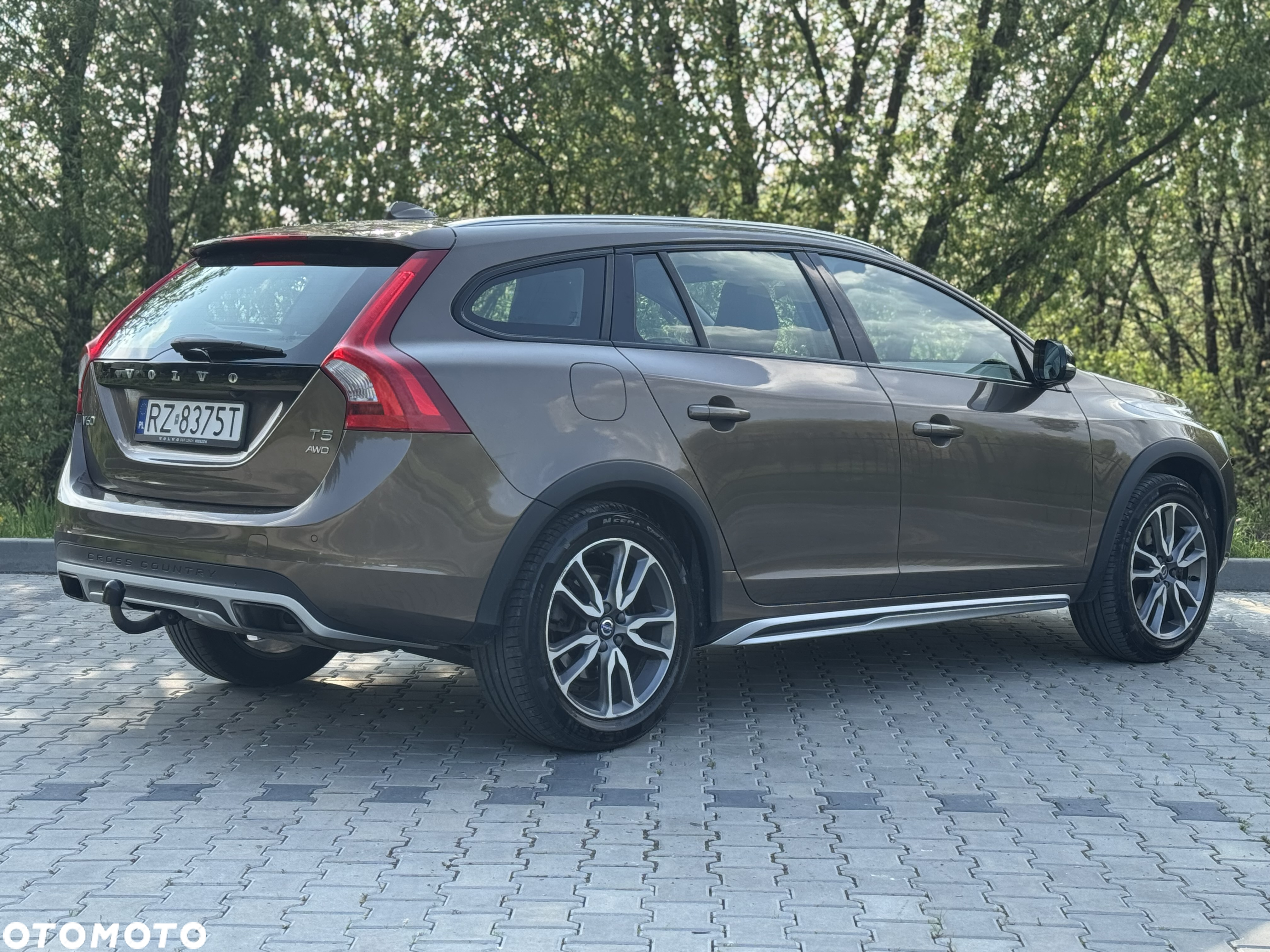 Volvo V60 Cross Country T5 AWD Summum - 4