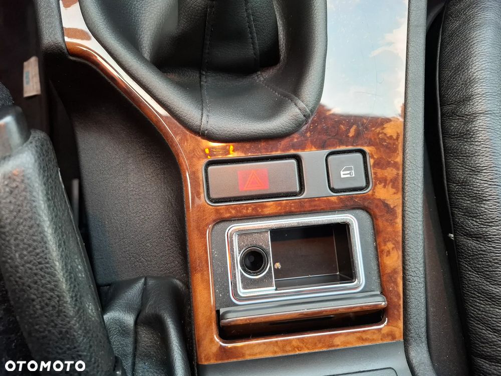BMW Seria 5 525i - 32