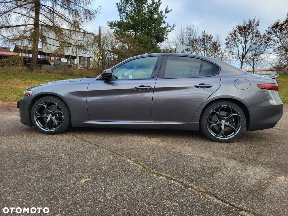 Alfa Romeo Giulia 2.0 Turbo 16V AT8-Q4 Veloce Ti - 21