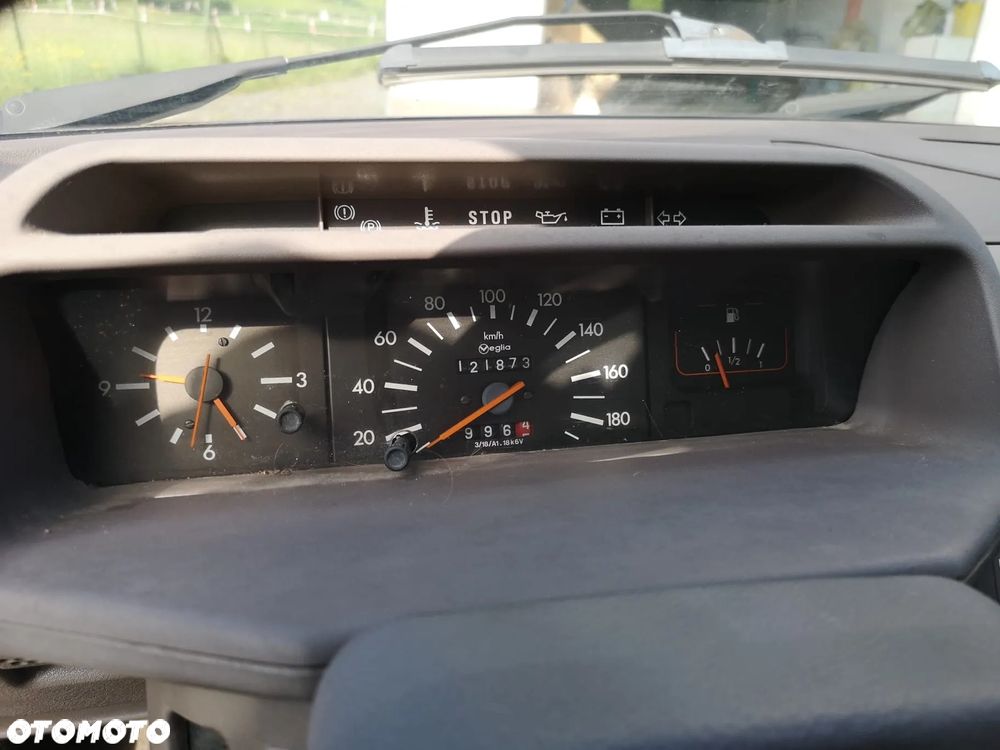 Peugeot 205 1.1 GL - 16
