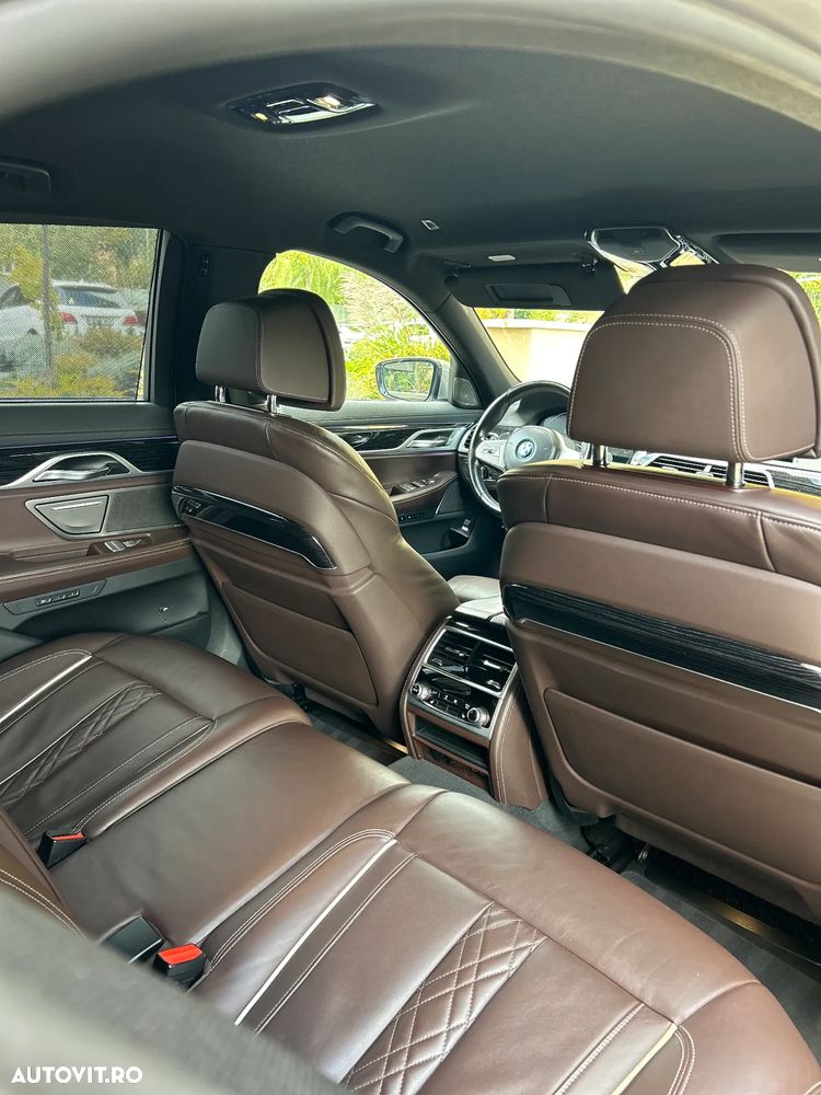 BMW Seria 7 745e - 8