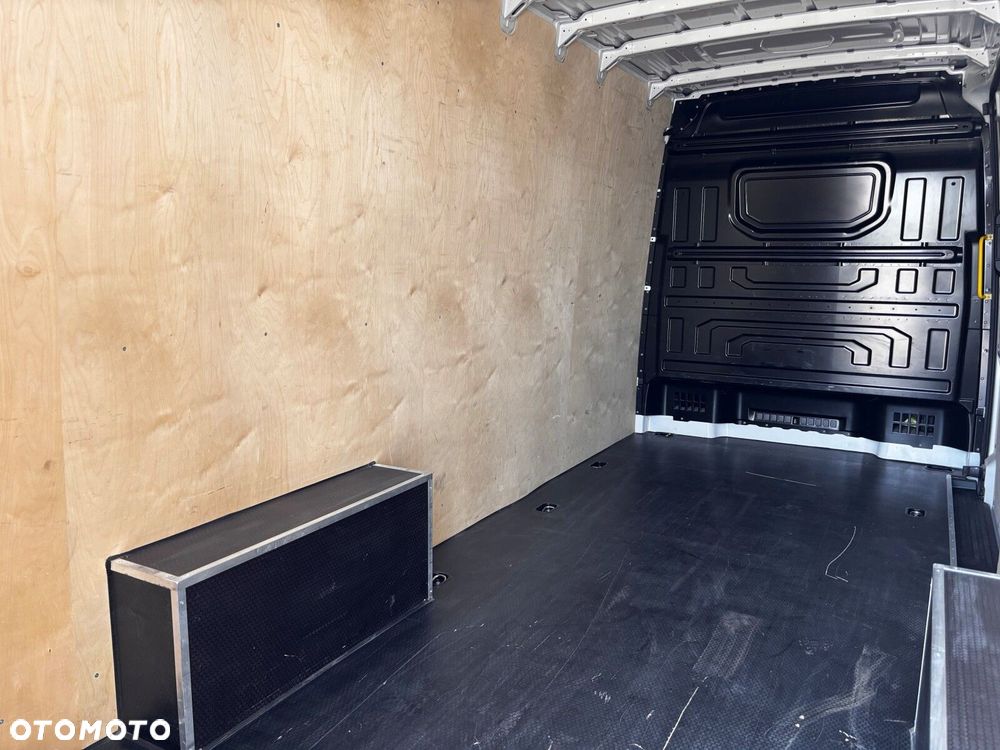 Volkswagen Crafter FURGON 4.490 35 2.0 TDI 130 kW 6-G - 28