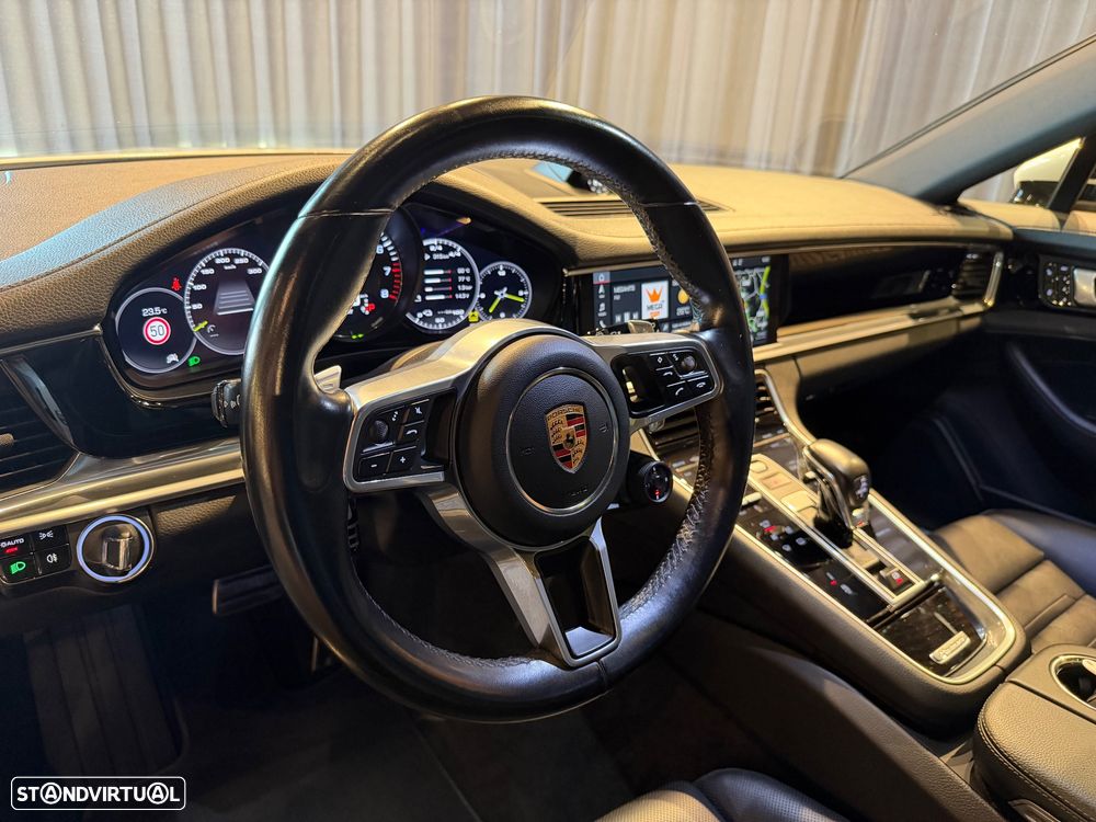Porsche Panamera Sport Turismo 4 E-Hybrid Platinum Edition - 34