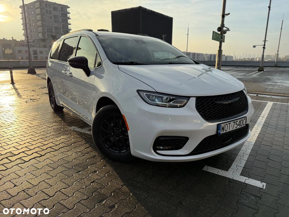 Chrysler Pacifica - 39