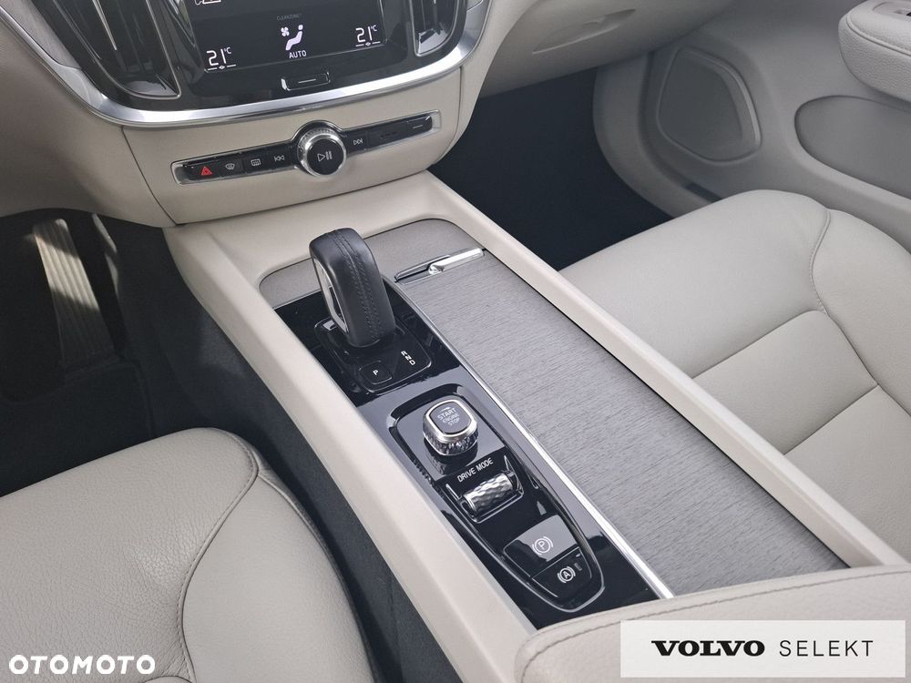 Volvo V60 Cross Country - 27