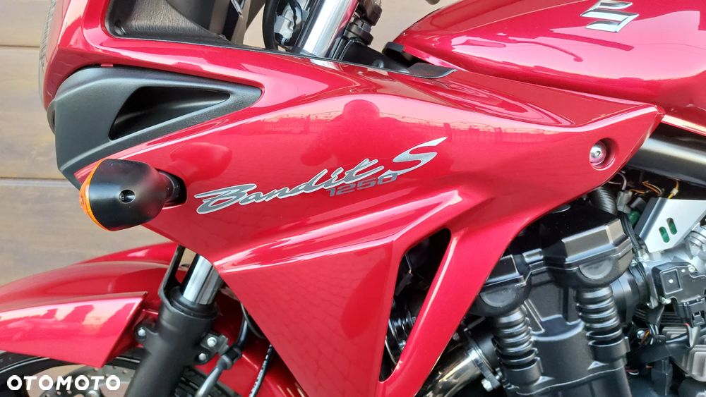 Suzuki Bandit - 12