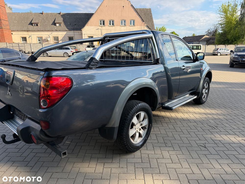 Mitsubishi L200 Pick Up 4x4 Intense Club Cab - 31