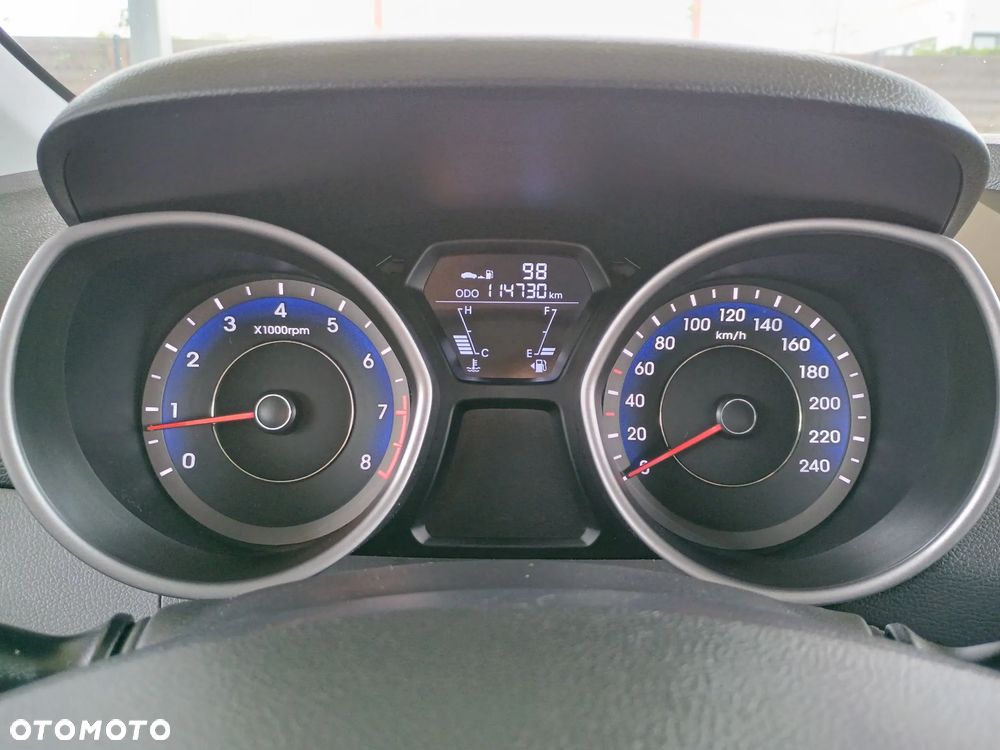 Hyundai Elantra 1.6 Comfort - 17