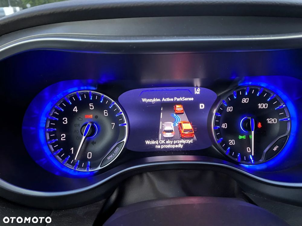 Chrysler Pacifica - 14