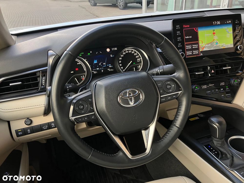 Toyota Camry 2.5 Hybrid Executive CVT - 22