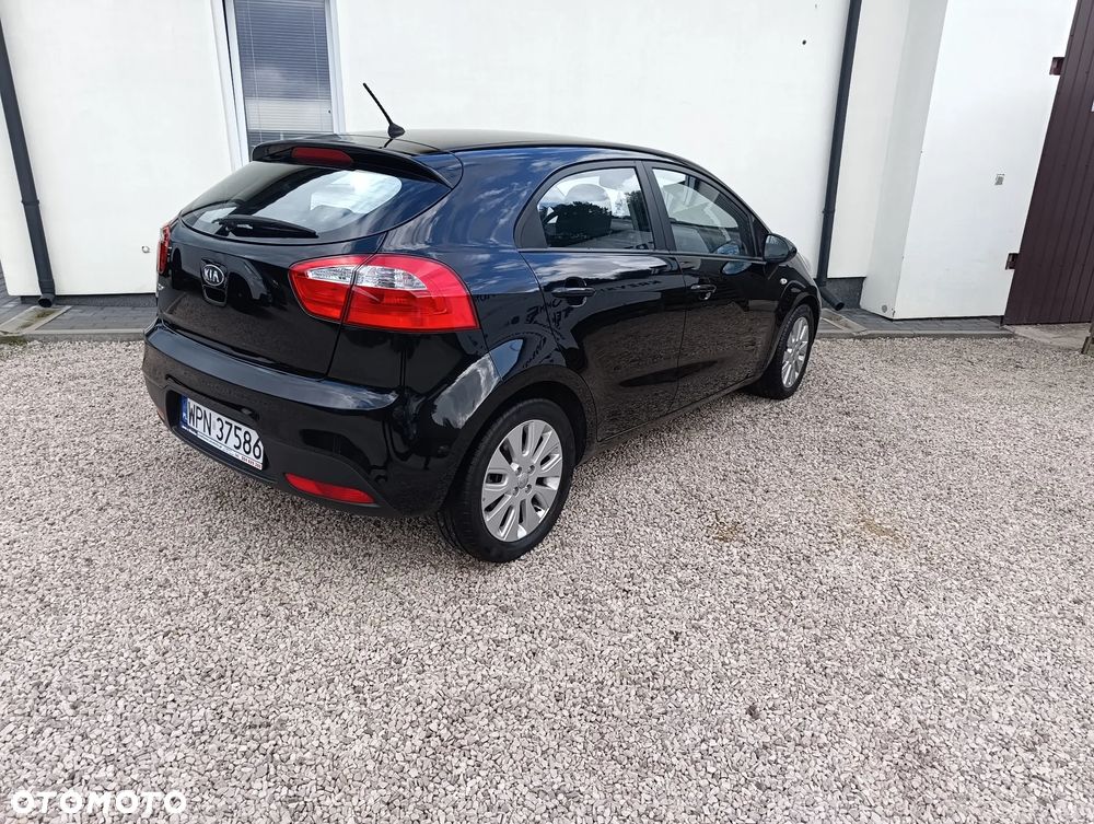 Kia Rio - 4