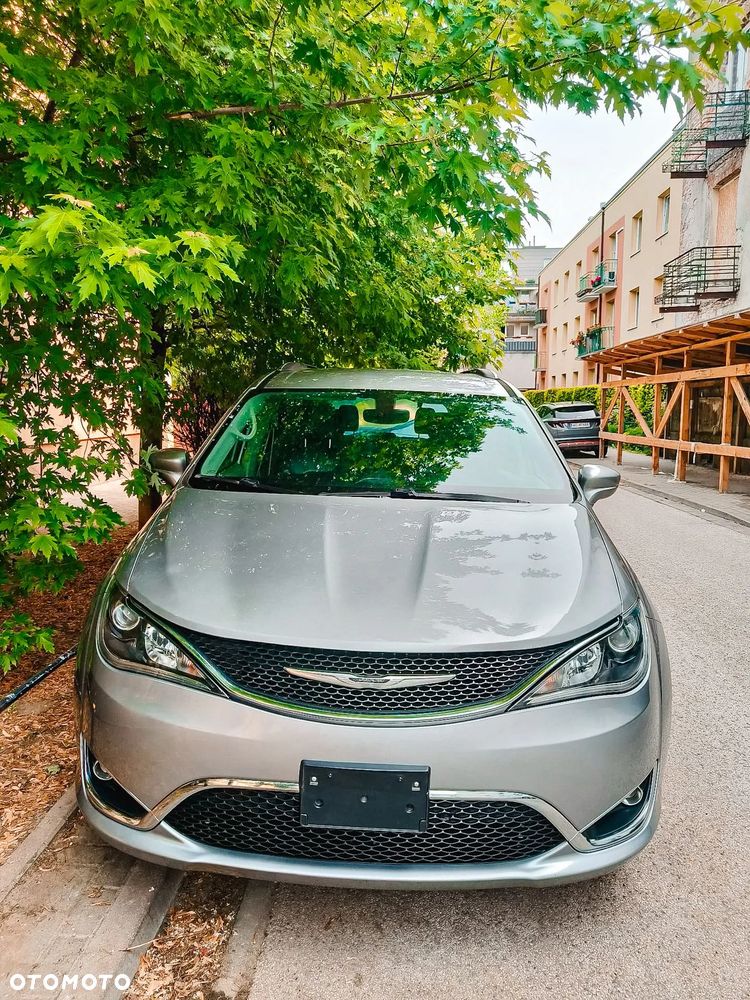 Chrysler Pacifica - 3