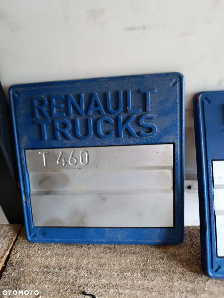 EMBLEMAT PRAWY LUB LEWY ZNACZEK LOGO KABINY RENAULT GAMA T 460 - 2