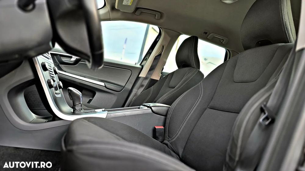 Volvo XC 60 D3 Geartronic Momentum - 30