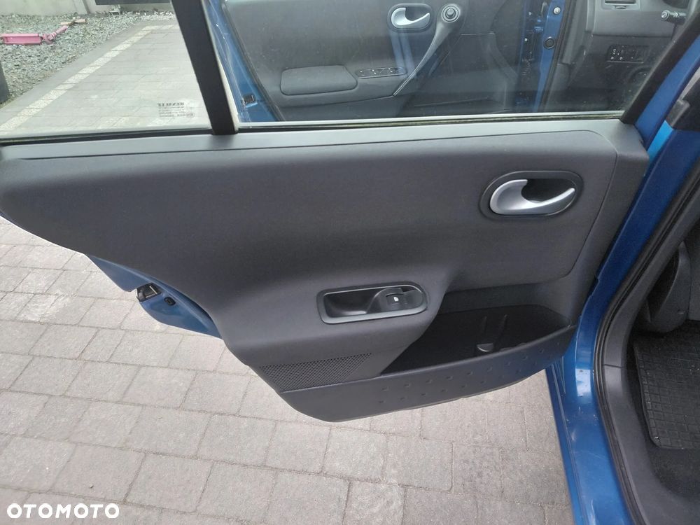 Renault Megane 1.6 16V 110 Expression - 12