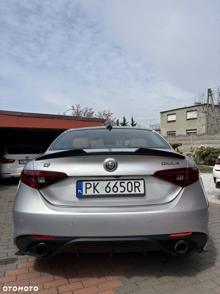 Alfa Romeo Giulia 2.0 Turbo 16V AT8-Q4 Veloce Ti - 6