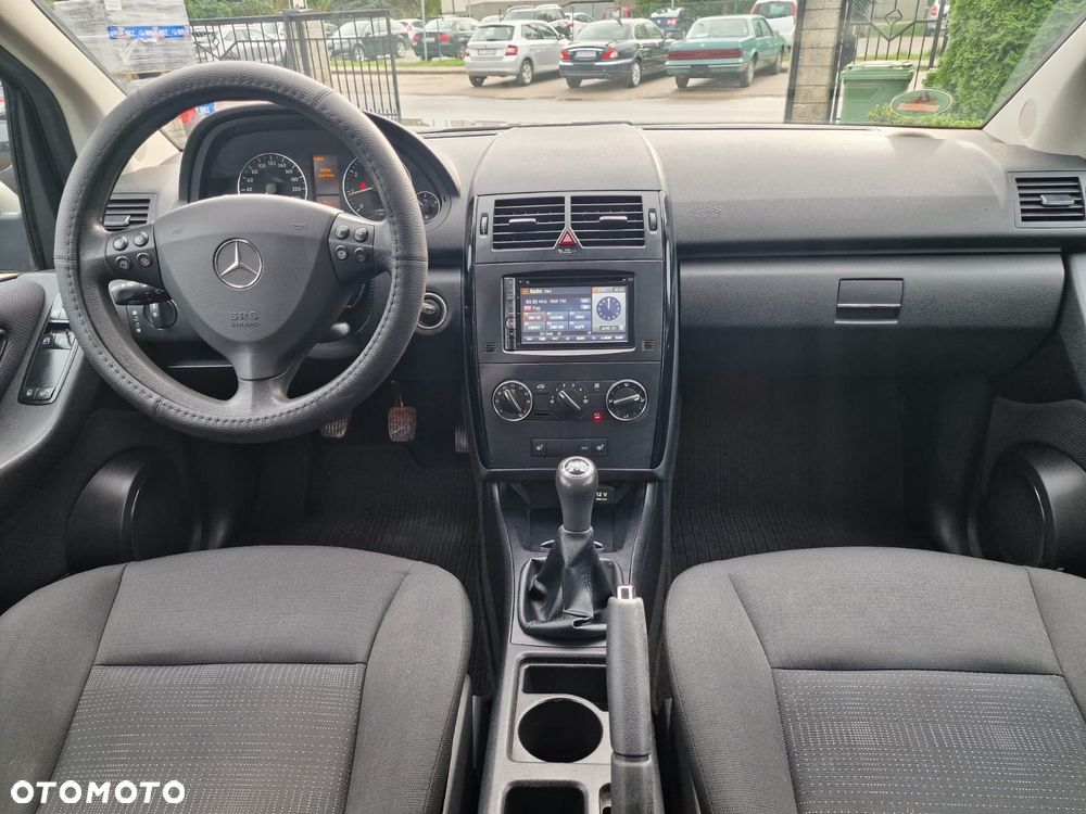 Mercedes-Benz Klasa A 160 BlueEFFICIENCY Elegance - 23