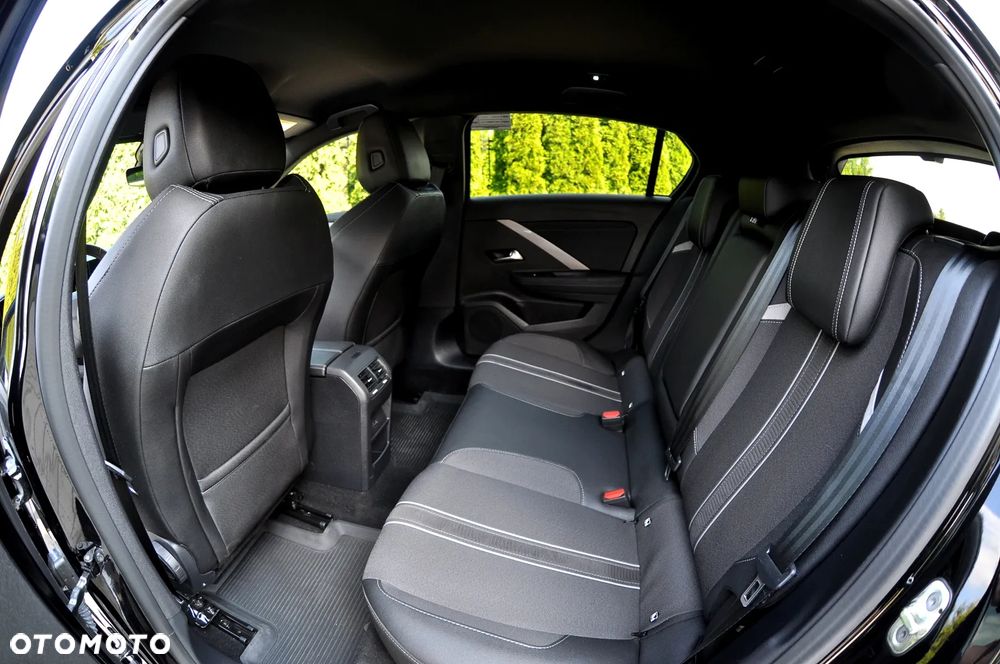Opel Astra 1.2 T GS S&S - 23