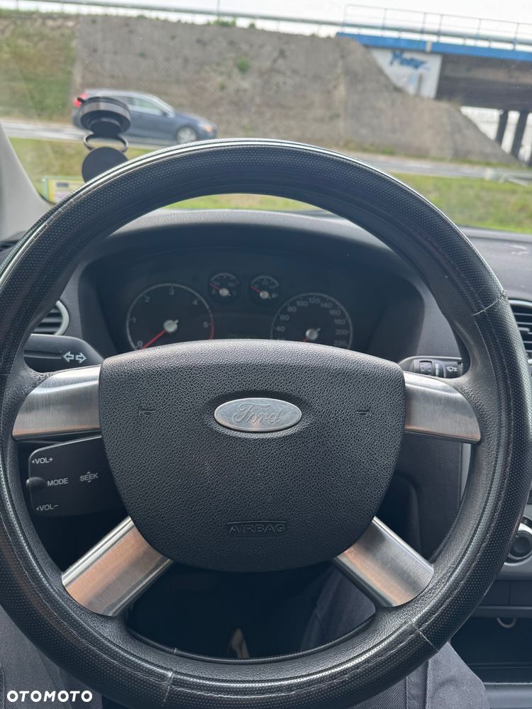 Ford Focus 1.6 TDCi DPF Ambiente - 33