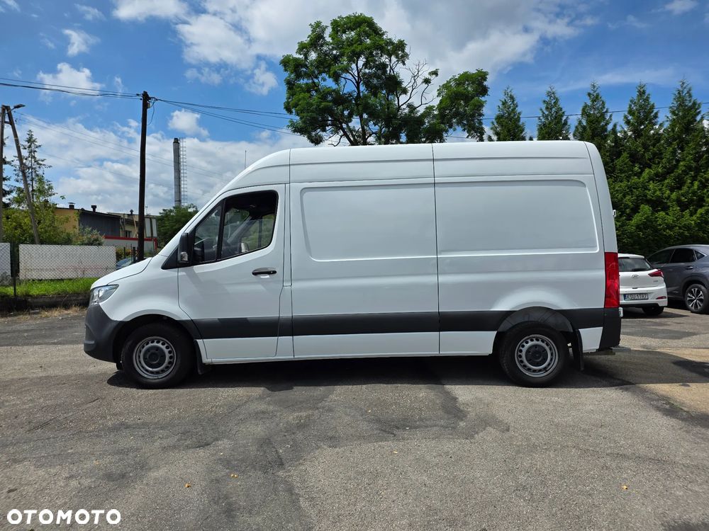 Mercedes-Benz Sprinter 215 automat rok 2022 klima webasto średni kamera tempomat - 6