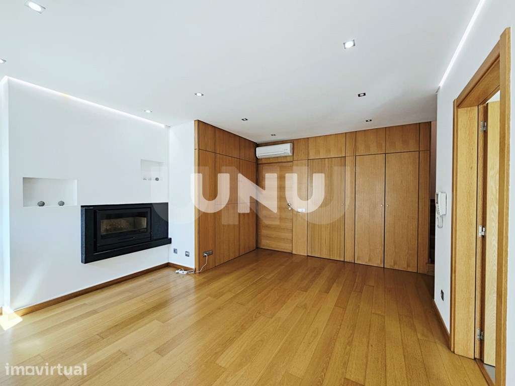 Apartamento T1+1 Duplex - No Centro da Cidade de Viseu - Grande imagem: 3/29
