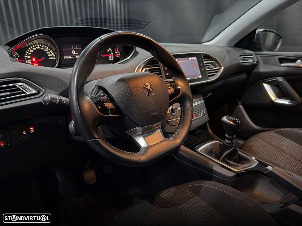 Peugeot 308 1.2 PureTech Active Pack - 12