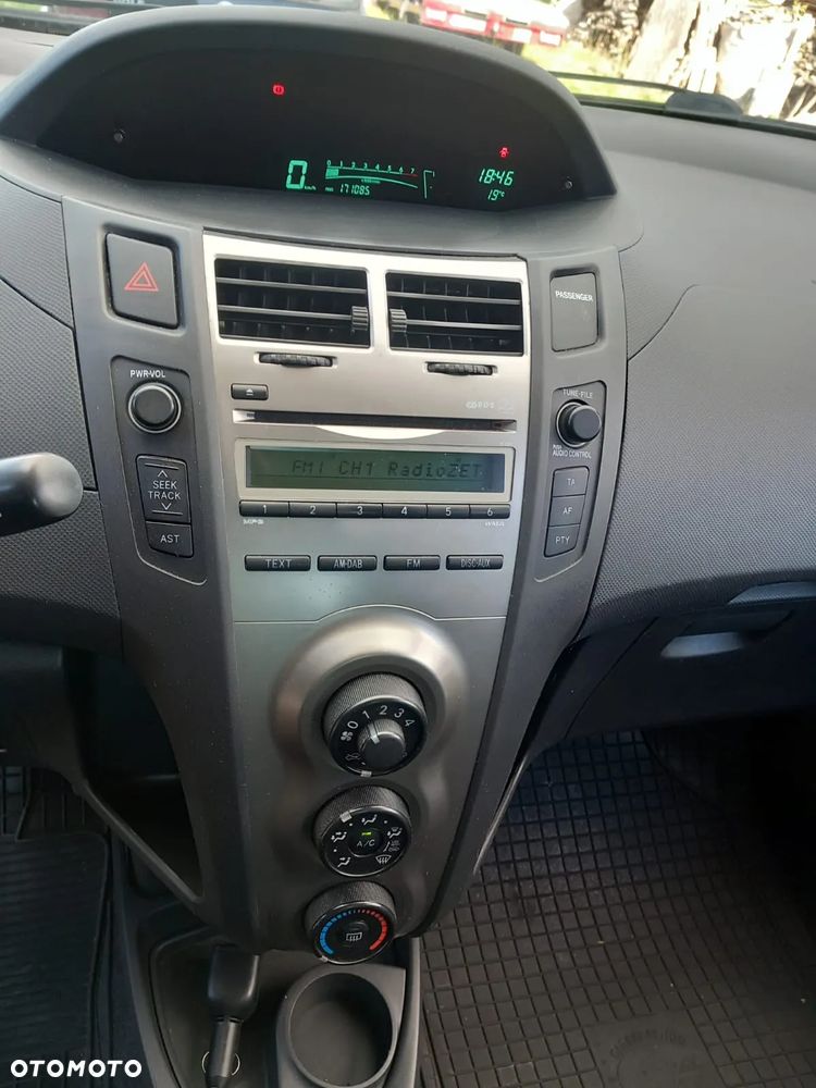 Toyota Yaris - 6