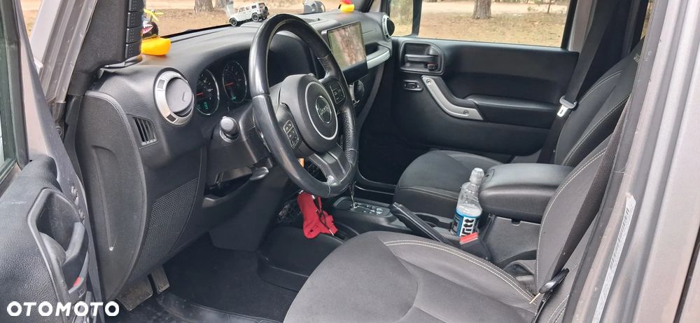 Jeep Wrangler 3.6 Unlim Sahara - 10