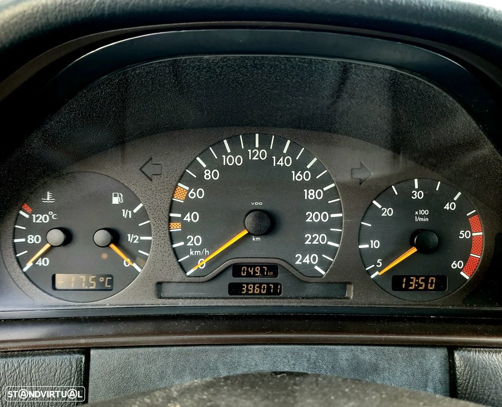 Mercedes-Benz E 220 CDI Elegance - 12