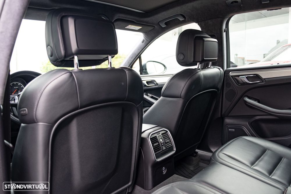 Porsche Macan Turbo - 45