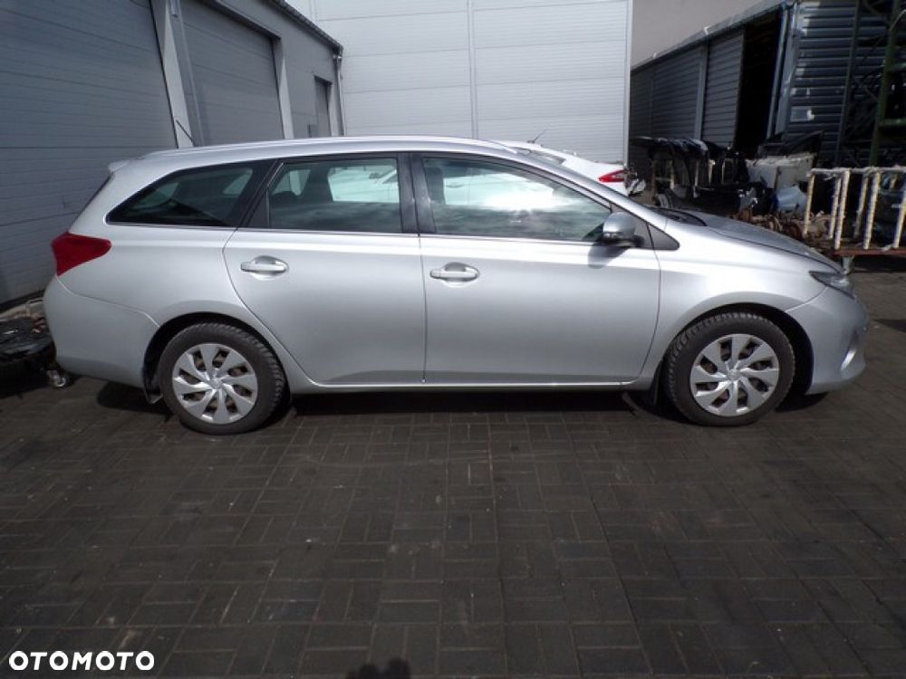 Części - Toyota Auris 2 II 1.6 Valvematic 132 KM KOMBI 13R - 1
