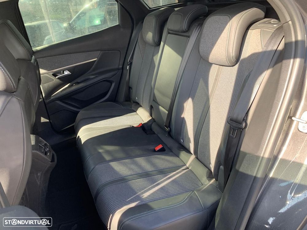 Peugeot 3008 1.5 BlueHDi Allure EAT8 - 13